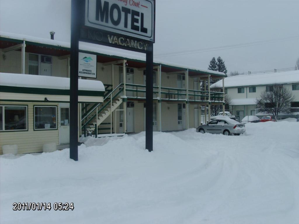 Queensway Court Motel Принс-Джордж Экстерьер фото
